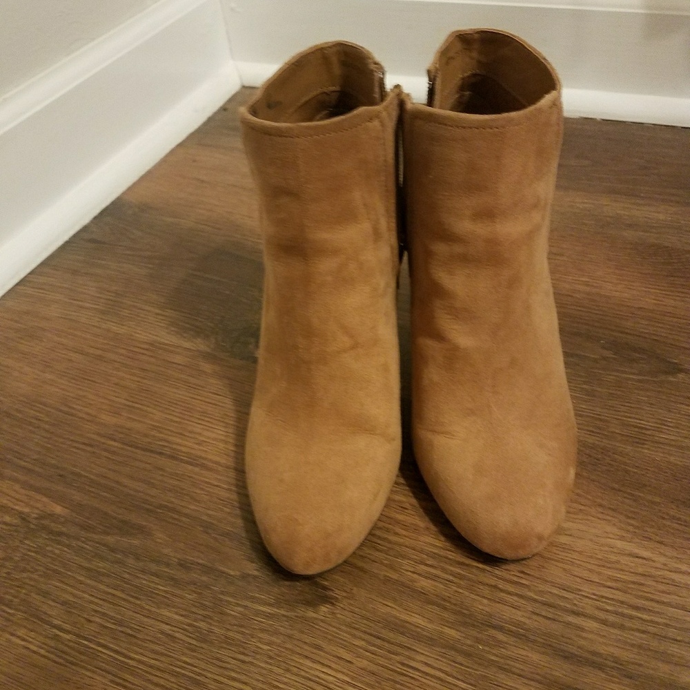 WEDGED BOOTIES